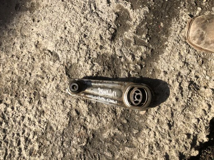 Renault symbol şanzuman kulağı çıkma orijnal 2008-2012 ile uyumludur