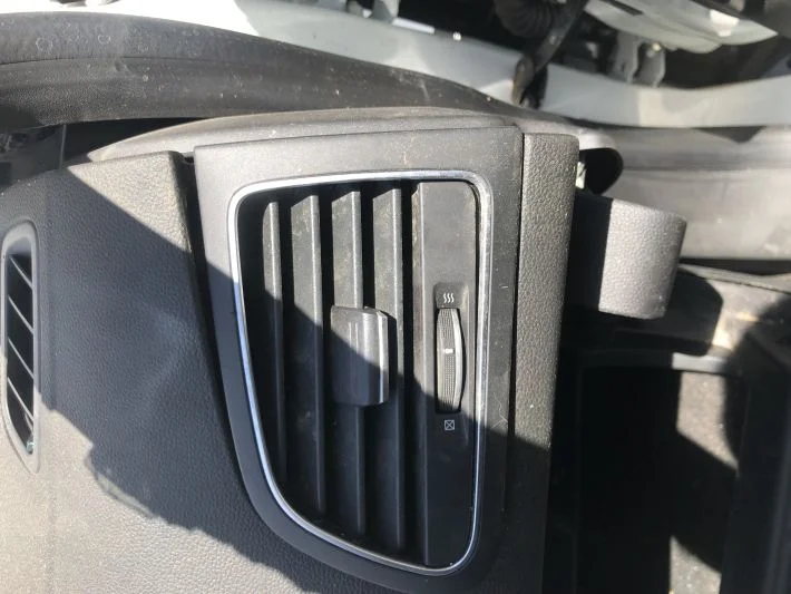 Megan 4 torpido sağ üfleme çıkma orjinal