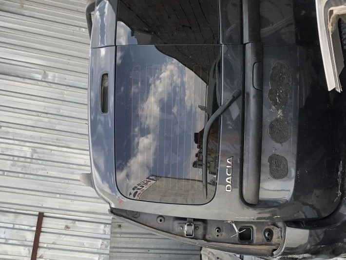 Dacia logan Mcw çift bagaj sol taraftaki bagaj kapağı hatasız boyasız dolu 2008-2012 uyumludur