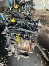 Clio  1.2 benzinli komple dolu çıkma motor garantili muayyer 2002-2012