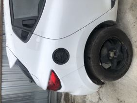 Clio 4 sağ arka çamuruk komple  beyaz hatasız   orijinal çıkma  2013-2020 uyumludur 