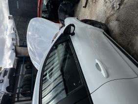 Clio 5  sağ ön kapı dolu beyaz hatasız  orjinal çıkma 2020-2022