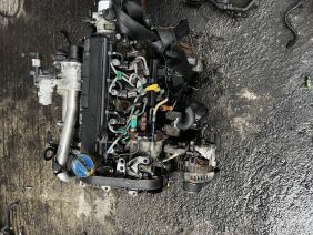 Dacia Sandero 1.5 dizel çıkma motor komple dolu garantili Önden marşlı 2008-2012